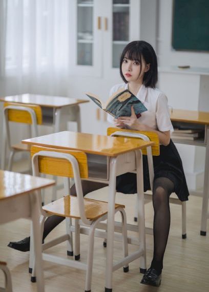情侣在线偷看小视频国产_在线手机观看